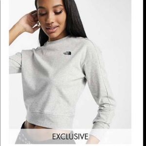 XS Northface Top- New with Tags